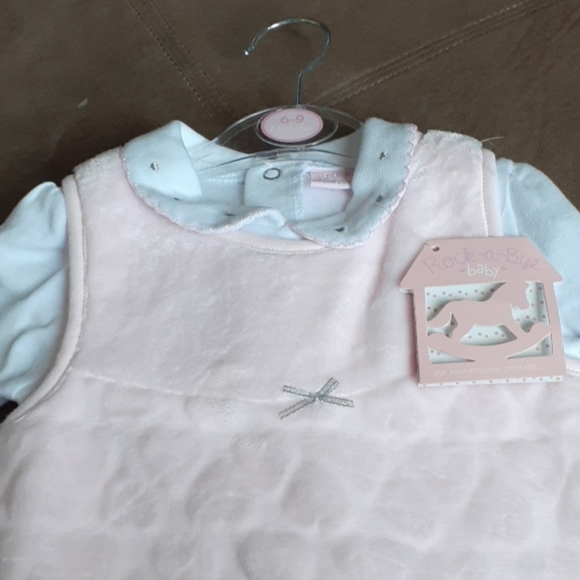 One piece fleece set. - Picture 4 of 4